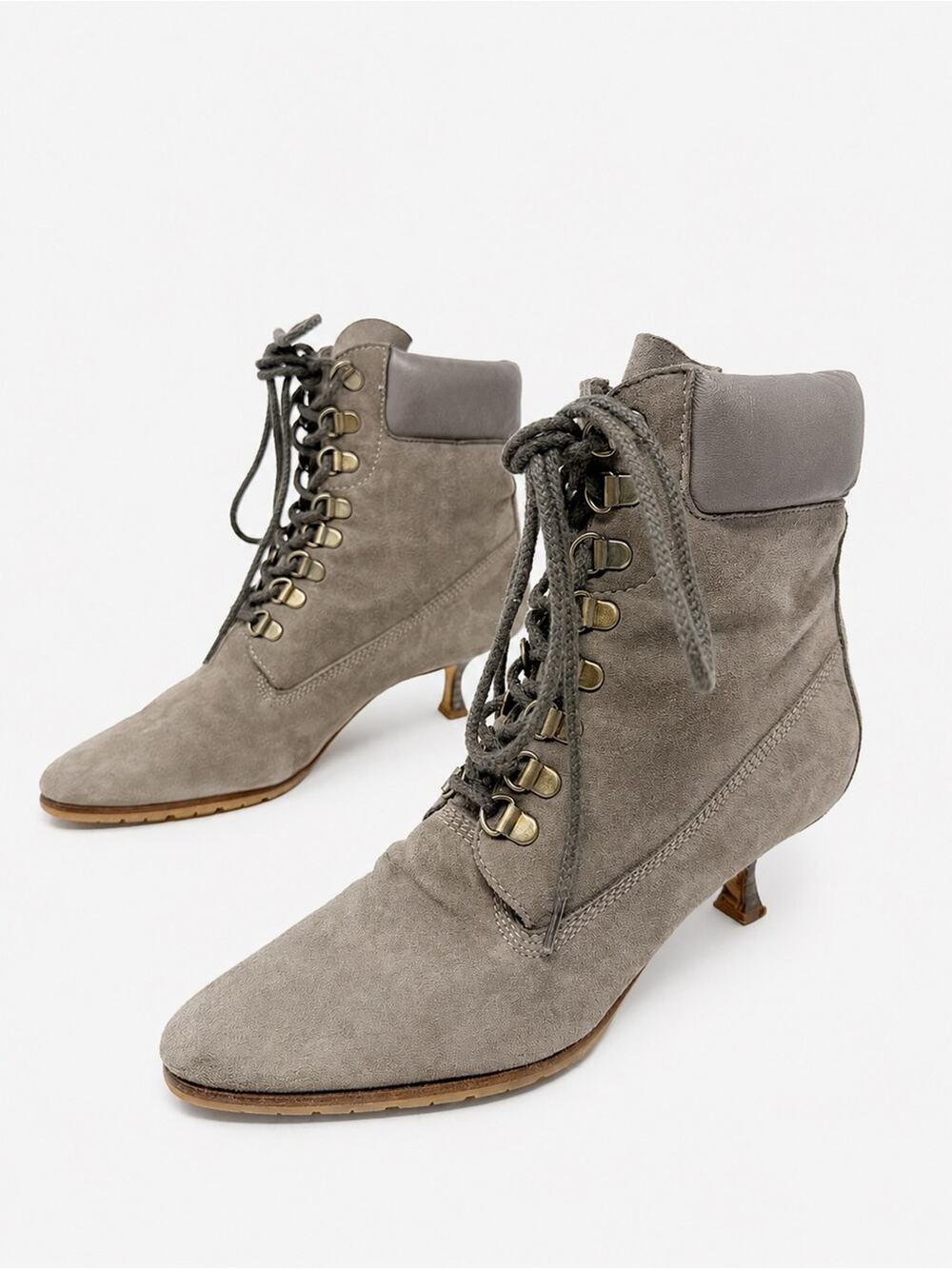 Manolo Blahnik Oklamod Timberland Taupe Suede Lace Up Ankle Boots Size EU 38